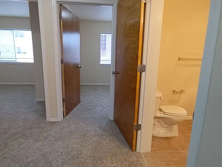 Wellesley Park Apartments — Photo 90
