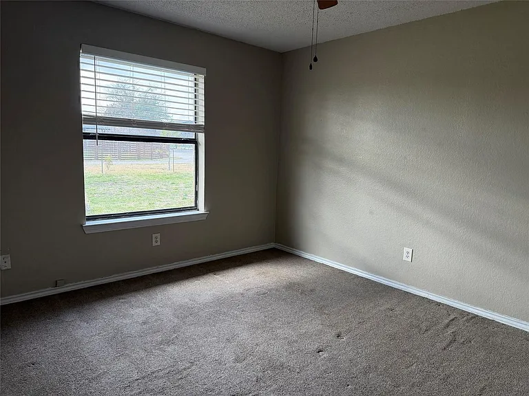 1605 Oak Cir #A — Photo 12