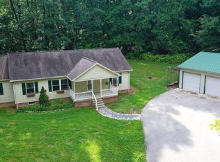 530 Packing House Rd, Hanover, PA 17331