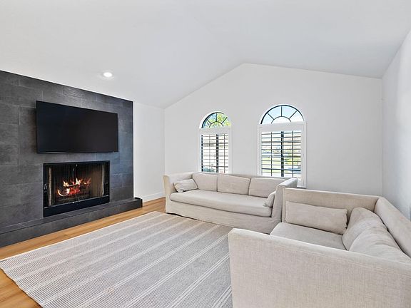 4th image of 150 Silverado Springs Drive