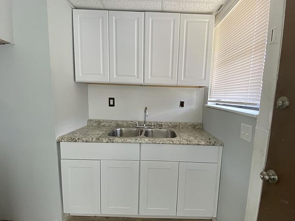 2nd image of 30 W 38th St #30
