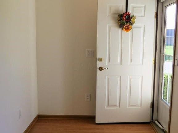 5th image of 651 Elaine Dr