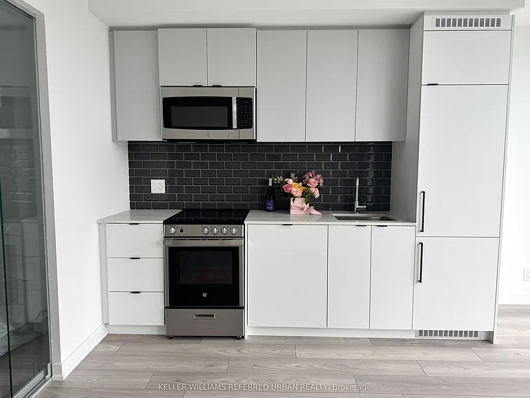 285 Dufferin St #727 — Photo 6