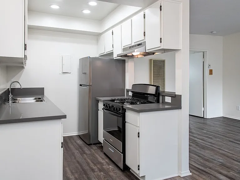 520 W. Wilson — Photo 21