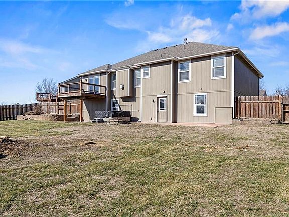 711 154th Pl, Basehor, KS 66007 | MLS #2472922 | Zillow