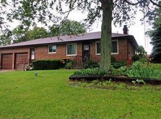 39W576 Highland Ave, Elgin, IL 60124