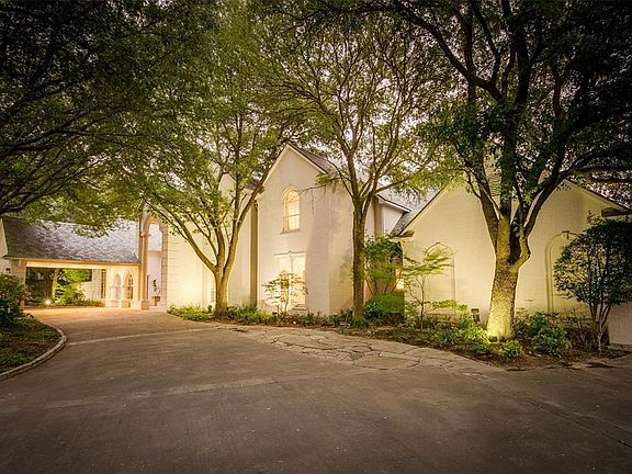 3rd image of 2204 Plantation Ln