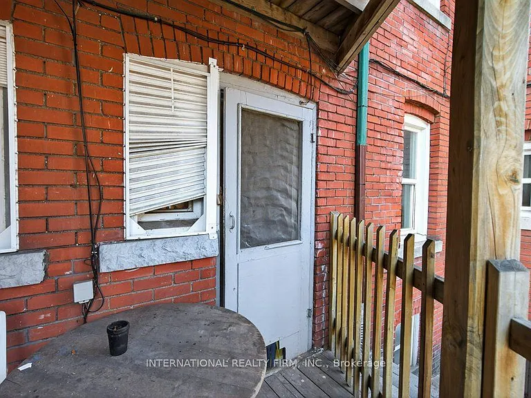 109 Balsam Ave S #4 — Photo 24