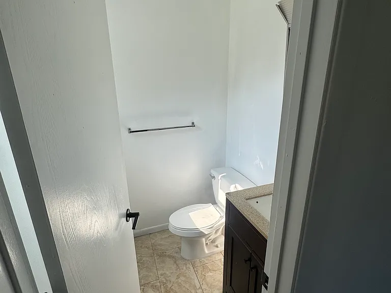 4837 W Bancroft St — Photo 48