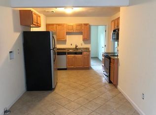 90 Main St APT 4, Pepperell, MA 01463
