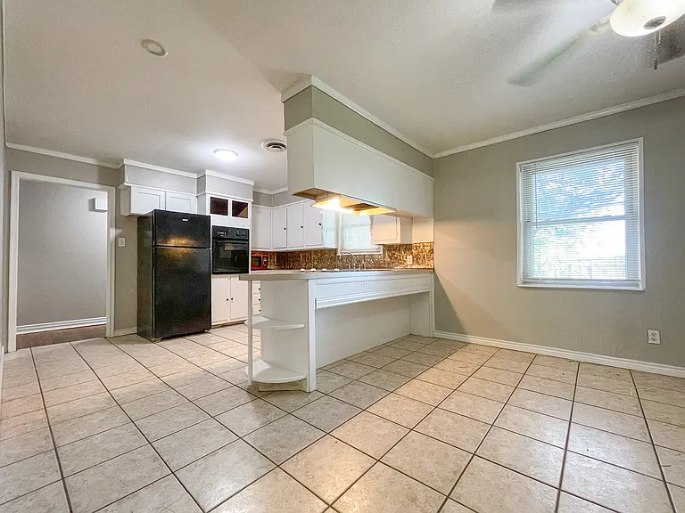 110 E San Benito Dr — Photo 8