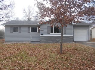 1342 W Crestview St, Springfield, MO 65807