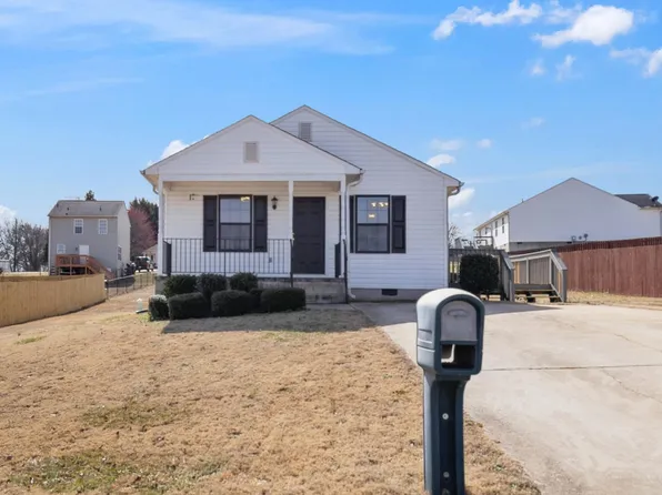 404 Opal Ct, Greer, SC 29651
