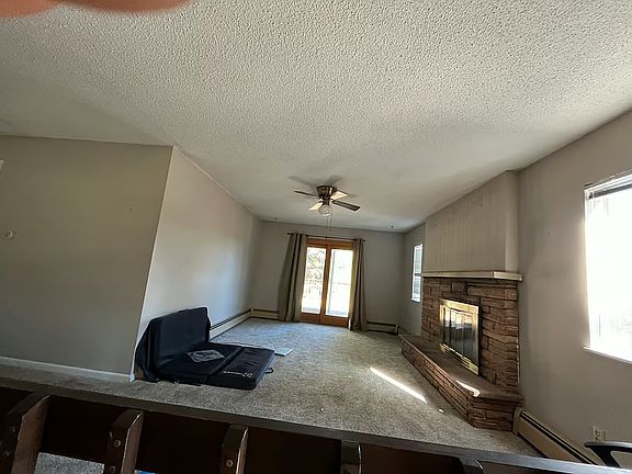 3rd image of 515 Aspen Ave