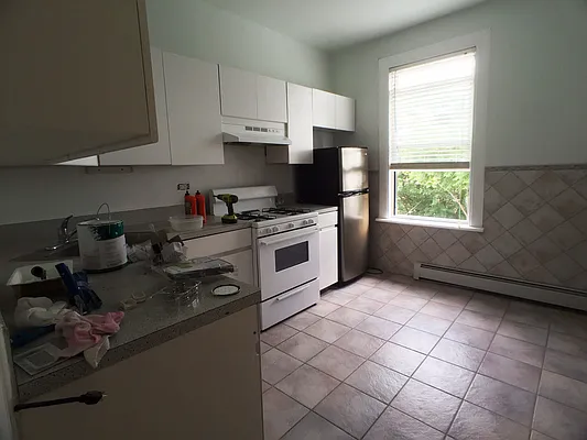 Rented by BuySell Real Estate Inc | media 59