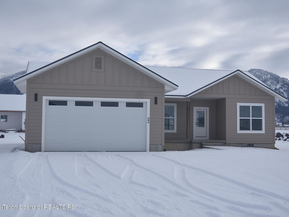 1st image of 626 Little Greys Loop