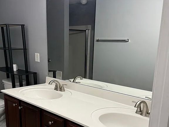 5th image of 5054 Lower Elm St S