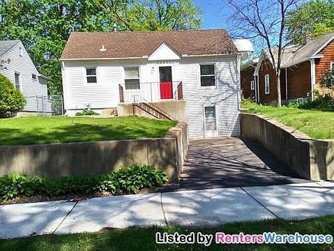 4th image of 123 Van Buren Ave S