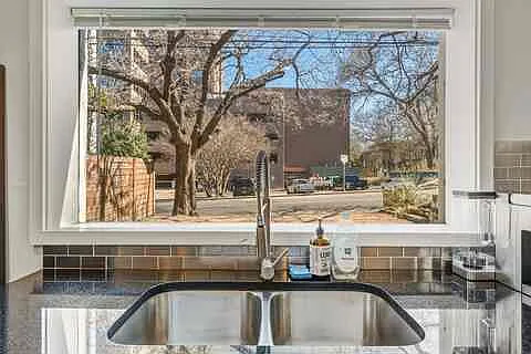 512 Bouldin Ave #B — Photo 6