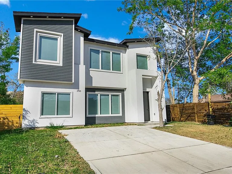 1700 Toronto Ave — Photo 1