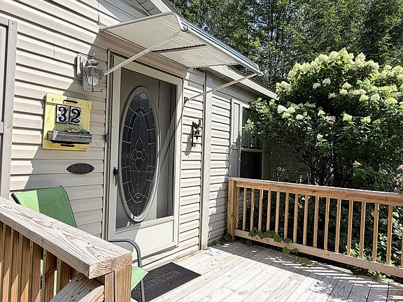 4th image of 32 Foxfire Dr