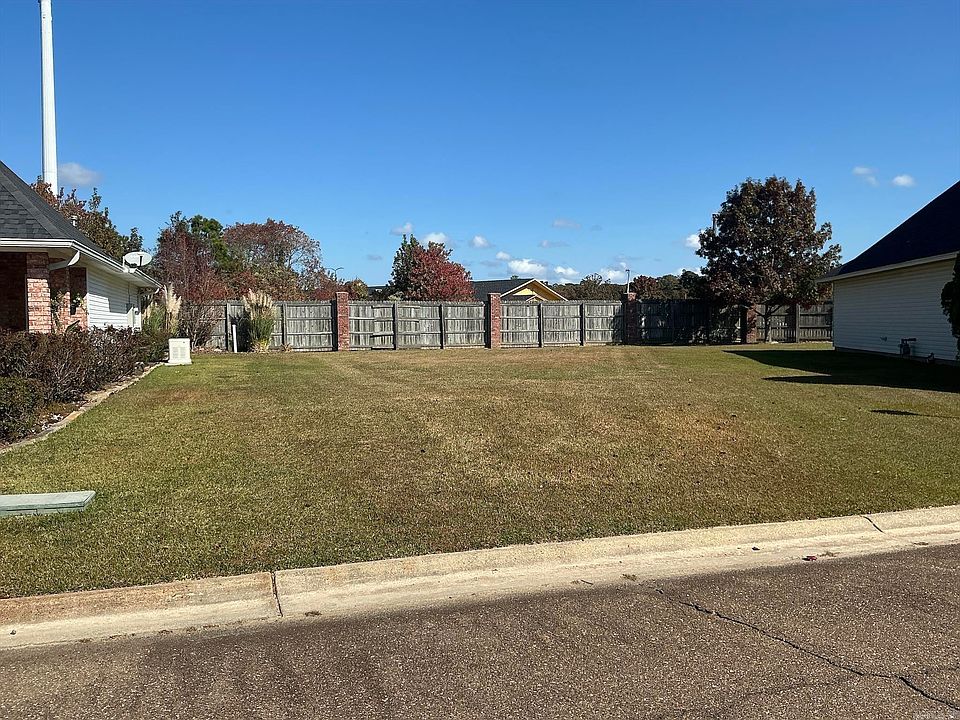 1st image of 205 Stonegate Ct