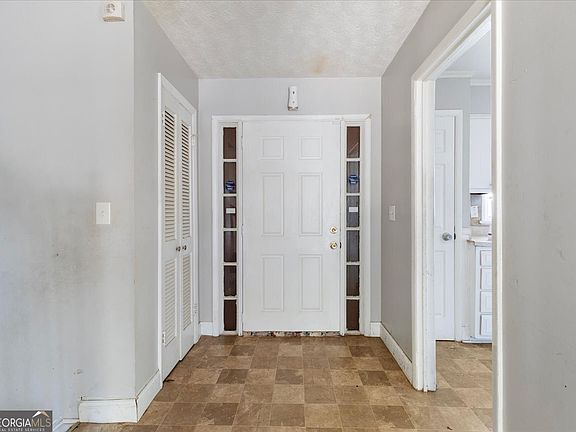 5th image of 1999 Lindsey Ln