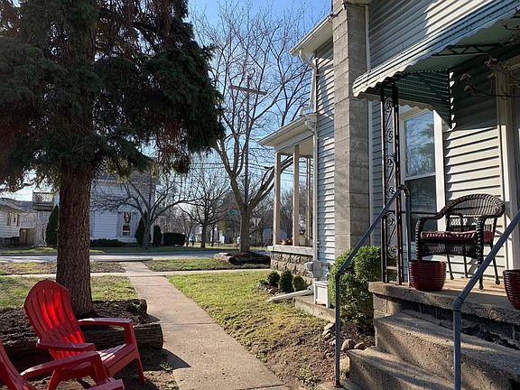 4th image of 696 N Holbrook St #2