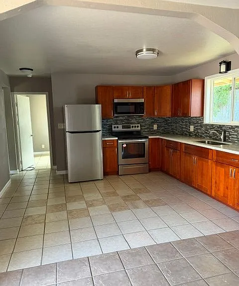 190 Eleu Pl — Photo 3