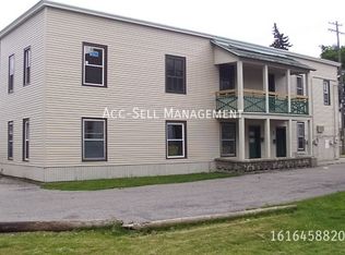 809 Crosby St NW, Grand Rapids, MI 49504