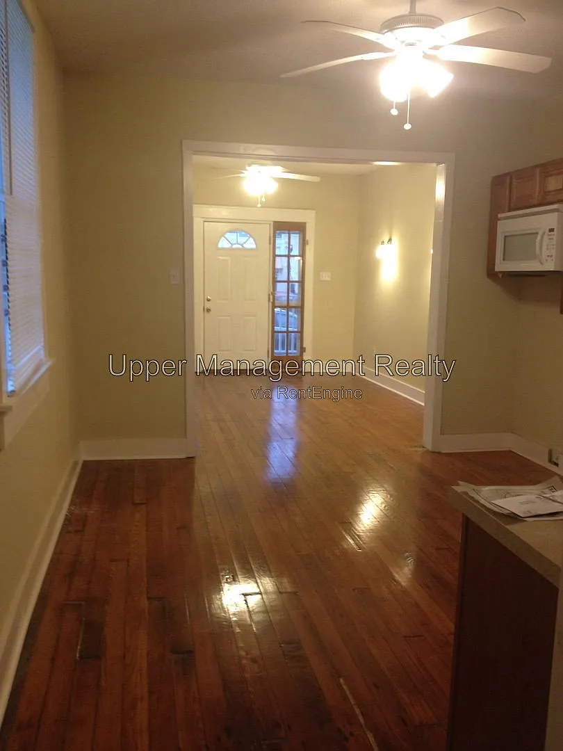 3 bed, 2.0 bath, 1350 sqft, $1,400 — Photo 1