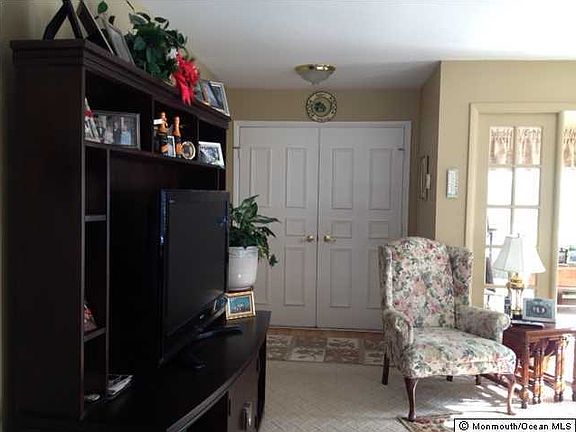 4th image of 525 Sheffield Drive #B