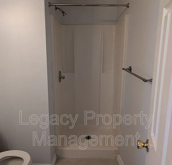 527 S Anthony St — Photo 8