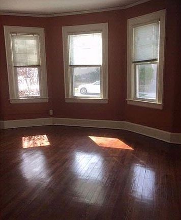 5th image of 92 Charles St