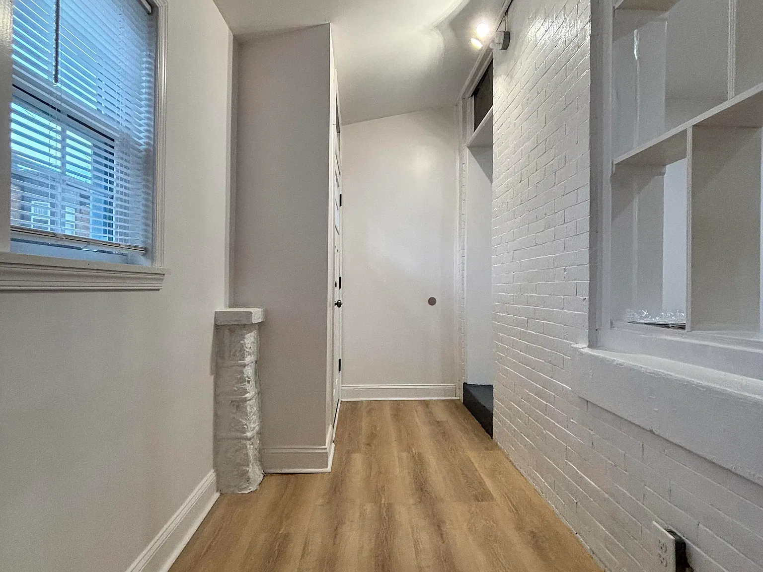 3 bed, 1068 sqft, $1,850 — Photo 4