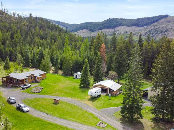 301 Cherry Hill Ln, Saint Maries, ID 83861