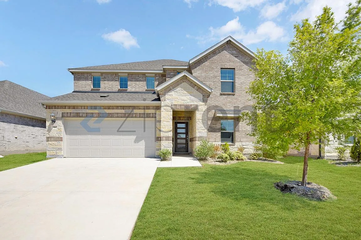 5 bed, 3060 sqft, $2,700 — Photo 1