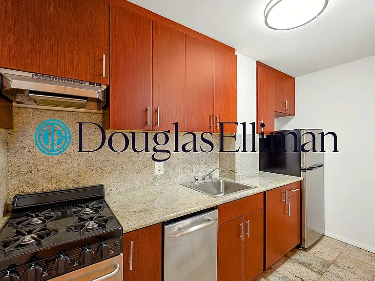 12 E 22nd St #3C — Photo 2