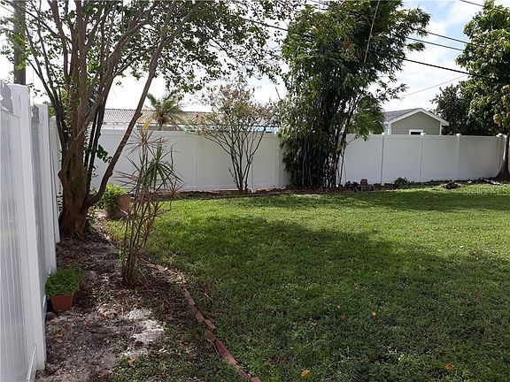 4th image of 2100 Bayou Grande Blvd NE
