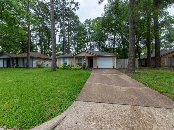 3007 Brook Dr, Huntsville, TX 77340
