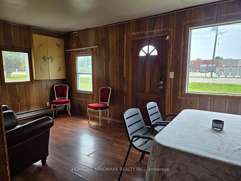 14 Elm Grove Ave — Photo 17