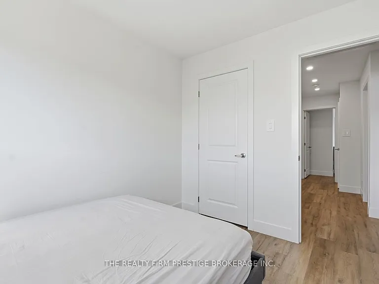 1595 Capri Cres #28 — Photo 21