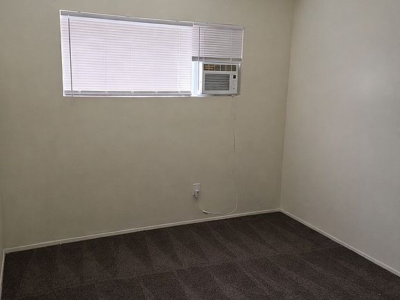 5th image of 955 W C St APT C