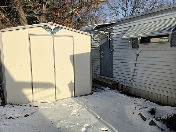 3rd image of 1760 Westover Rd #5