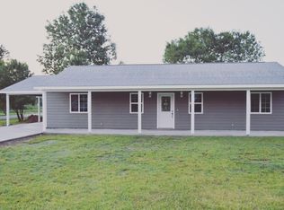 1102 Evergreen St, Green Forest, AR 72638