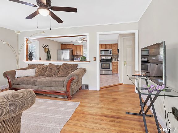 4th image of 242 Marshall Lane