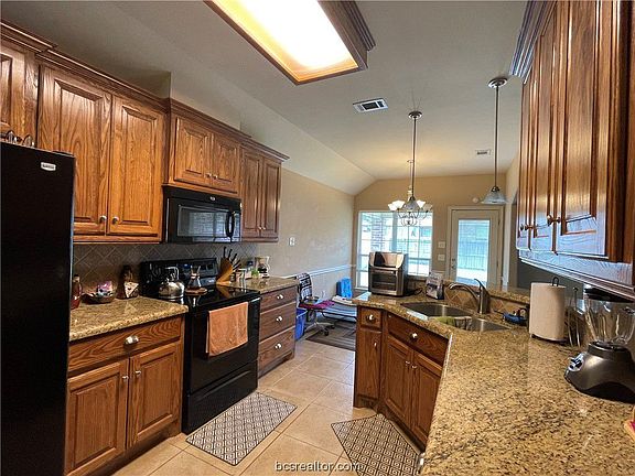 3rd image of 3922 Lambermont Dr