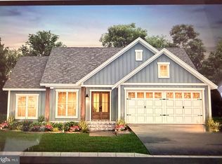 28 S Glebe Rd, Montross, VA 22520