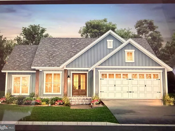 28 S Glebe Rd, Montross, VA 22520