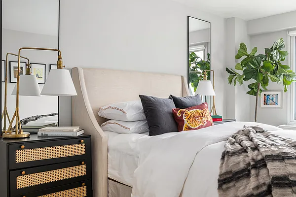 Sold by Compass | media 7